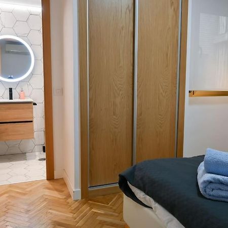 For You Rentals Apartamento Temporal Centrico De Dos Dormitorios Sil2 Madrid Esterno foto