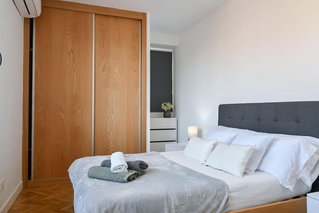For You Rentals Apartamento Temporal Centrico De Dos Dormitorios Sil2 Madrid Esterno foto