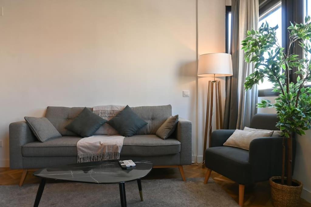 For You Rentals Apartamento Temporal Centrico De Dos Dormitorios Sil2 Madrid Esterno foto